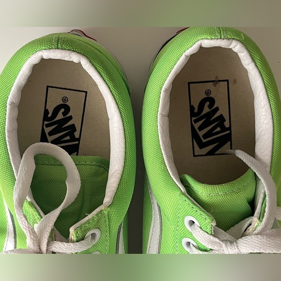 Vans Women's Old Skool in Neon Green Gecko, Canvas Sneaker, Unisex - Picture 12 of 16